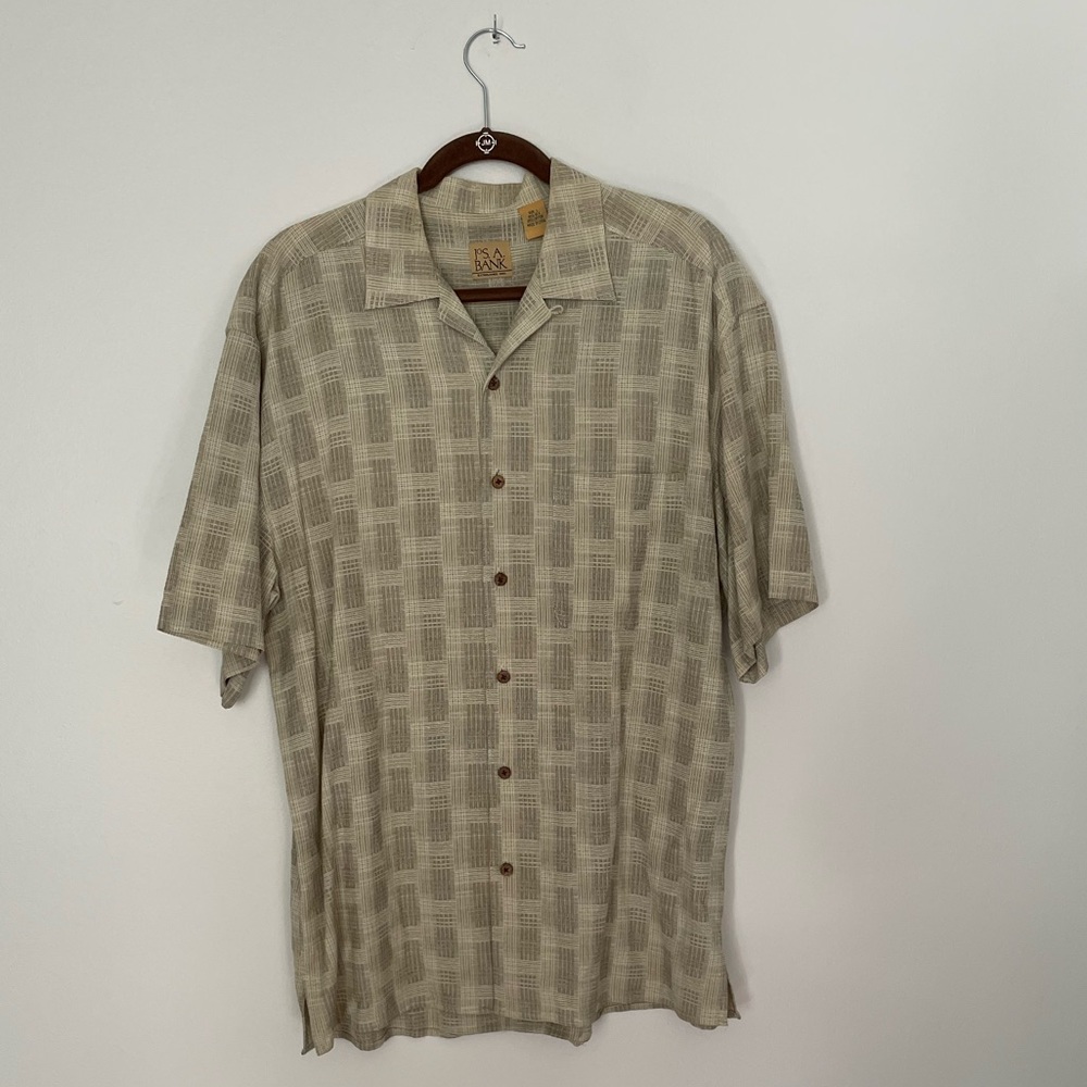 Jos A Bank Vacation In Paradise Plaid Silk Cotton khaki tan button up Camp shirt